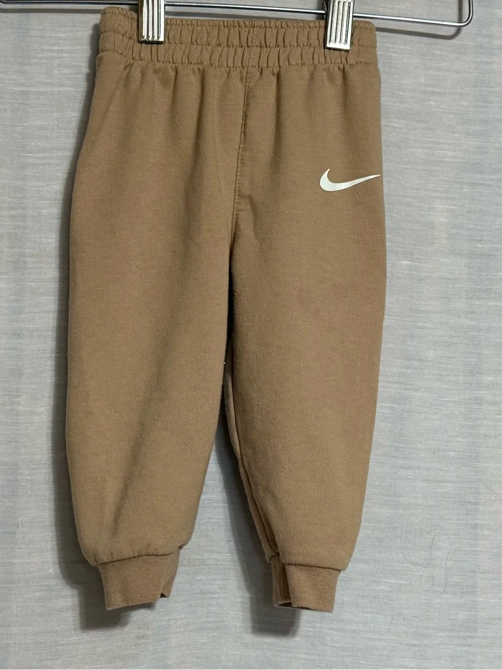Nike Baby 9M Neutral Striped Bodysuit Jogger Pants Set NWOT